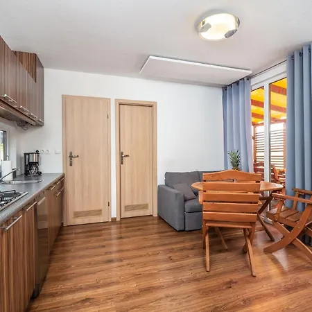 Kompleks wypoczynkowy Mediteran Travel Mobile Homes Galeb