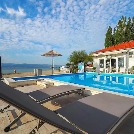 Kompleks wypoczynkowy Mediteran Travel Mobile Homes Galeb Omiš