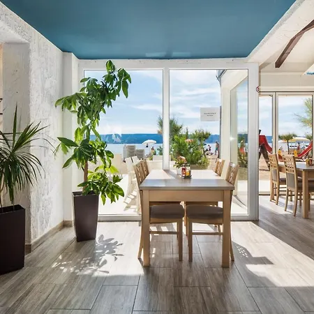 Kompleks wypoczynkowy Mediteran Travel Mobile Homes Galeb