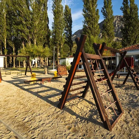 Kompleks wypoczynkowy Mediteran Travel Mobile Homes Galeb Omiš